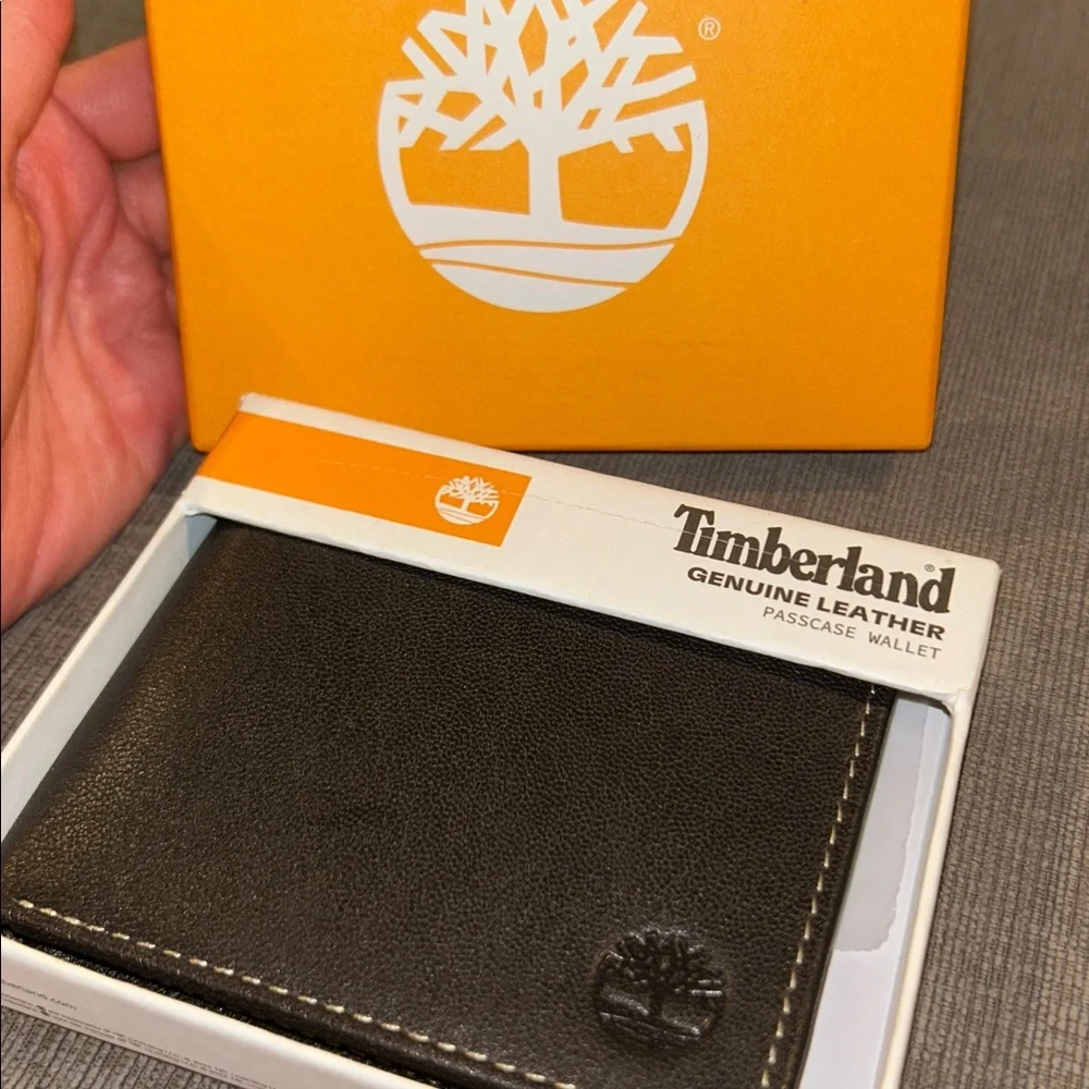 TIMBERLAND Men's Genuine Leather Passcase Wallet Extra Capacity Slimfold NEW